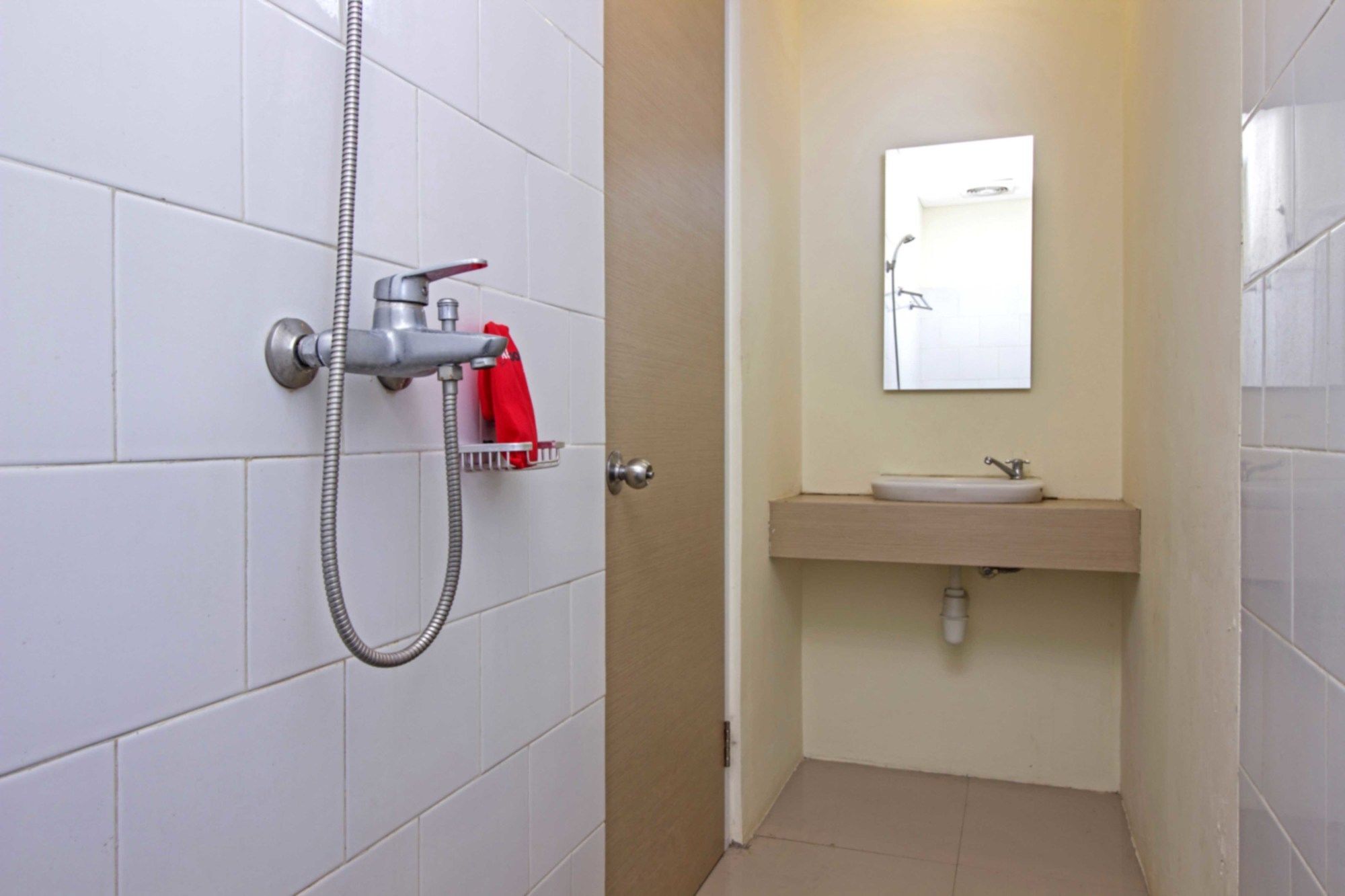 Reddoorz Near Maranatha University 3 万隆 外观 照片